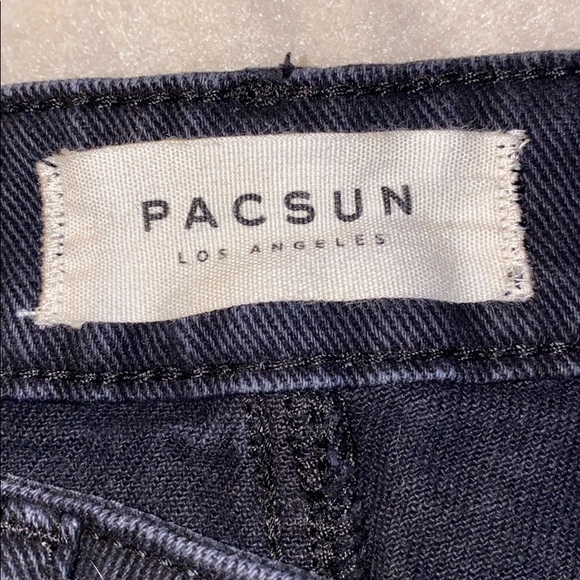 Pac Sun High Rise Festival Short - Picture 4 of 4